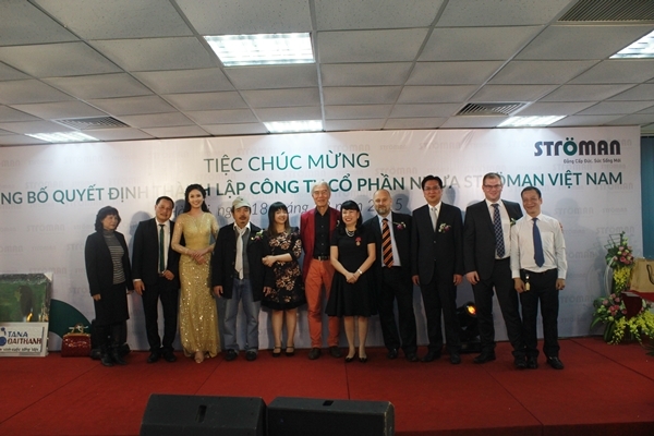 Tập đoàn Tân Á Đại Thành tổ chức lễ công bố quyết định thành lập Công ty CP nhựa Stroman Việt Nam và Chủ tịch HĐQT đón nhận huân chương lao động hạng 3 7