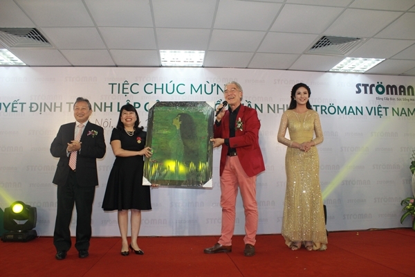 Tập đoàn Tân Á Đại Thành tổ chức lễ công bố quyết định thành lập Công ty CP nhựa Stroman Việt Nam và Chủ tịch HĐQT đón nhận huân chương lao động hạng 3 6