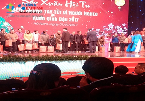 Tập đoàn Tân Á Đại Thành trao tặng 200 triệu cho “Quỹ vì người nghèo tỉnh Hà Nam” 2