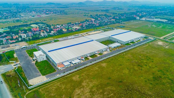 Tân Á Đại Thành tăng ca sản xuất bình nước nóng siêu kháng khuẩn trong những ngày rét đậm