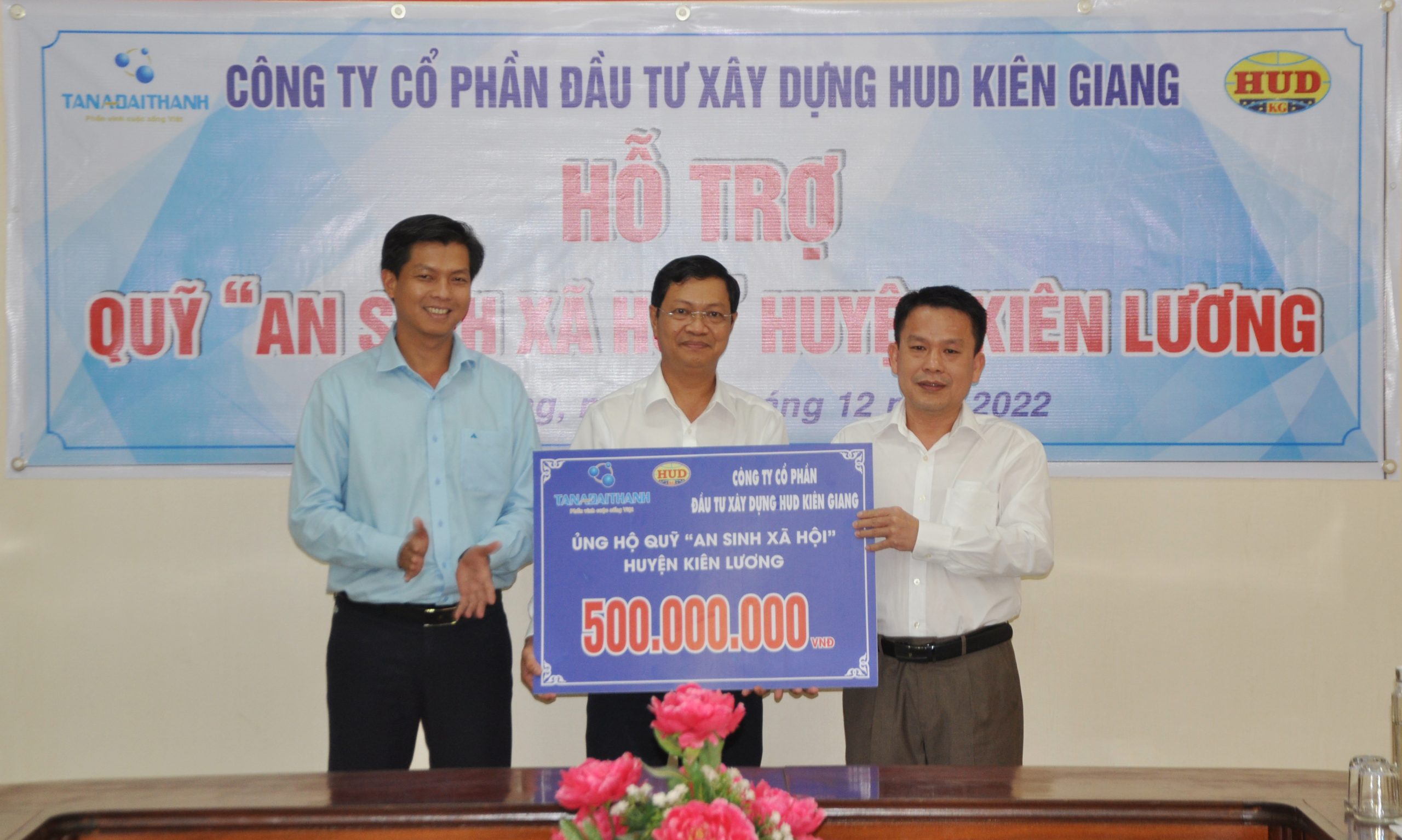 HUD Kiên Giang ủng hộ quỹ an sinh xã hội tại huyện Kiên Lương