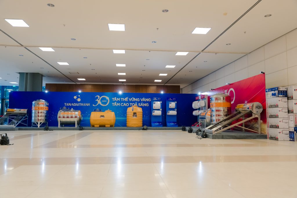 Khu trưng bày Bình nước nóng Rossi 30 và bộ sản phẩm Tân Á Đại Thành 30 – chào mừng 30 năm thành lập Tập đoàn Tân Á Đại Thành. 