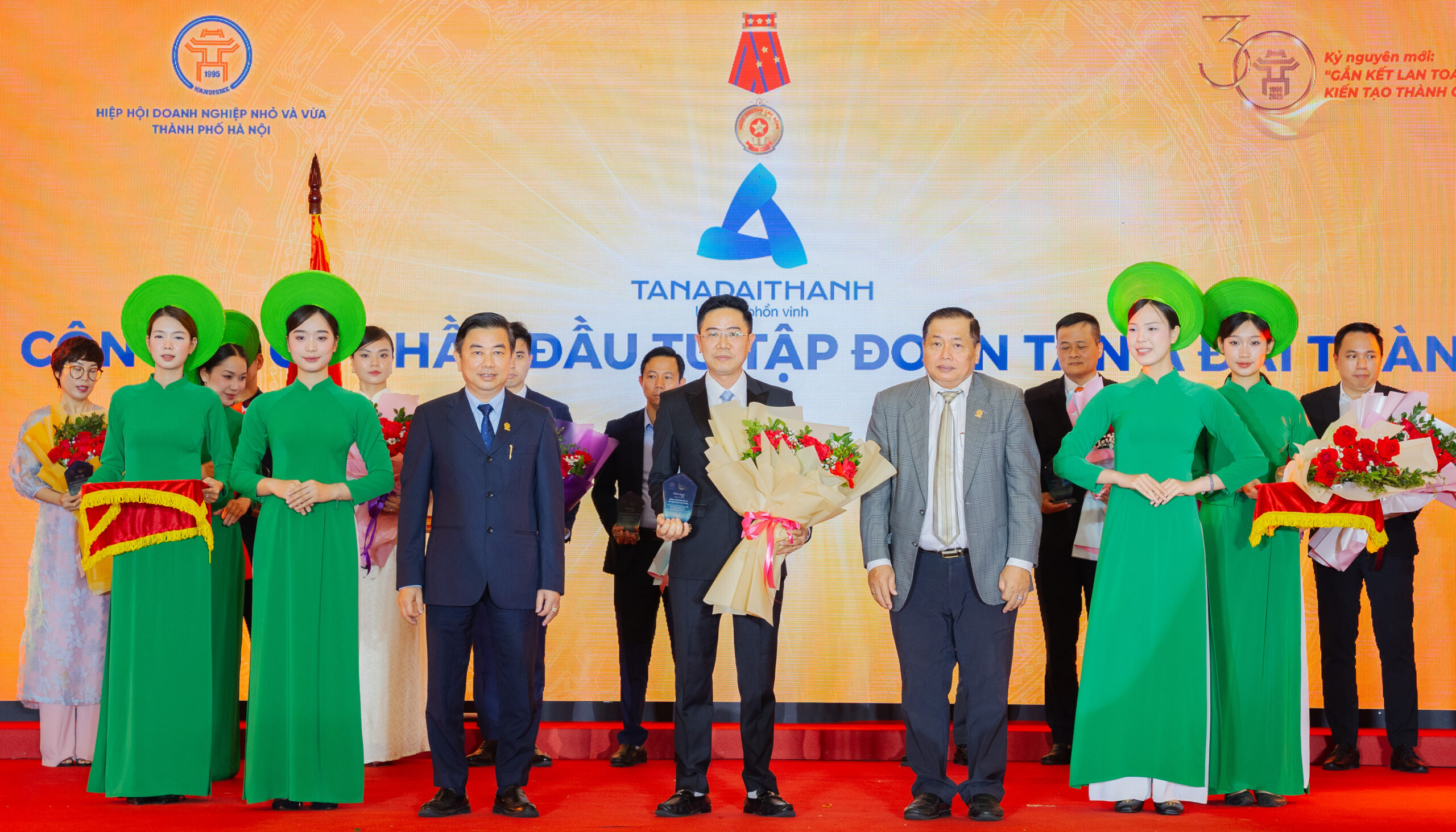 Tập đoàn Tân Á Đại Thành đã vinh dự được trao tặng Giải thưởng Mạc Đĩnh Chi – Thương hiệu số 1