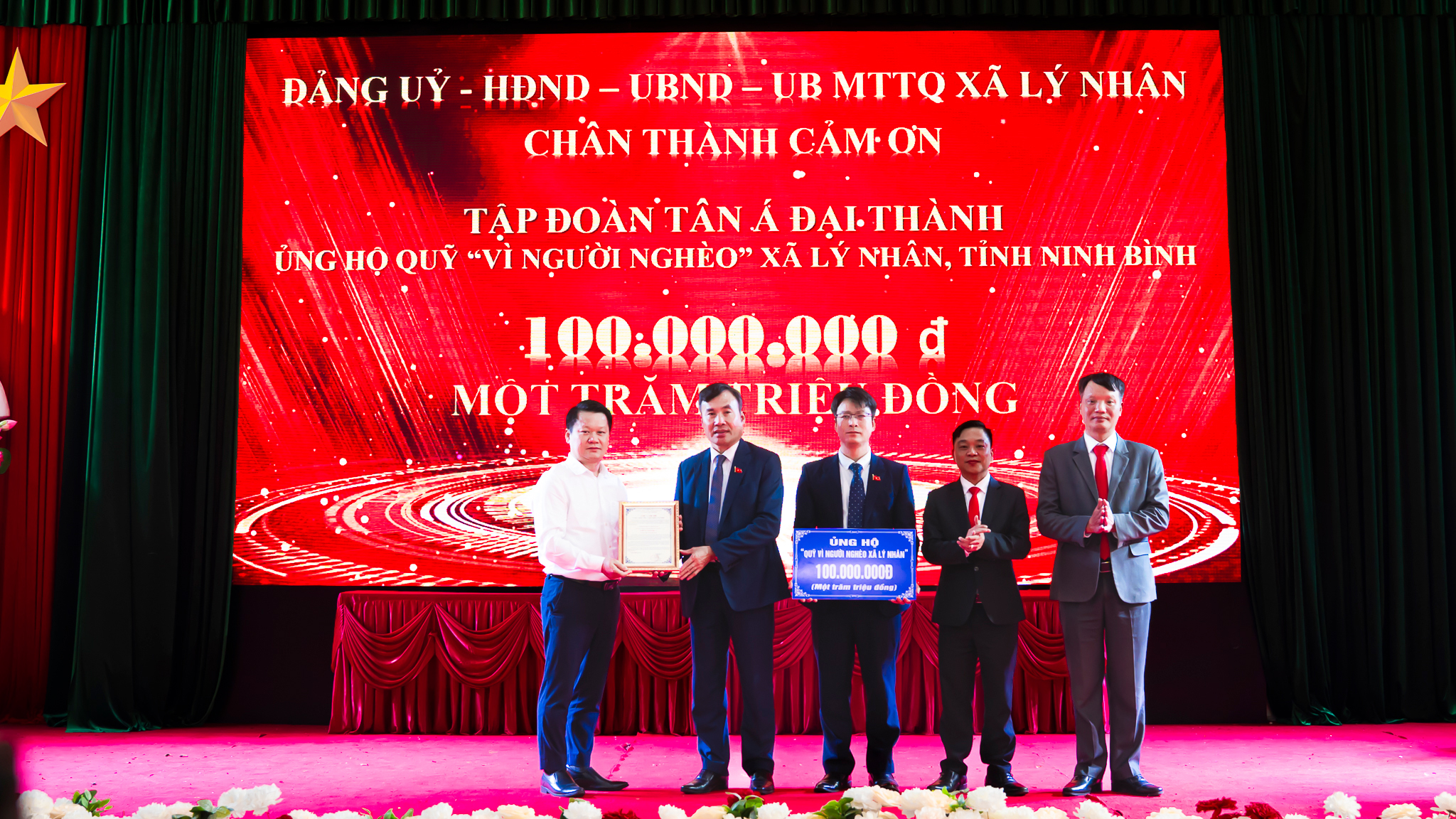 Tân Á Đại Thành trao tặng 40 bồn nhựa Plasman, chung tay cùng xã Lý Nhân (tỉnh Ninh Bình) chăm lo đời sống hộ nghèo