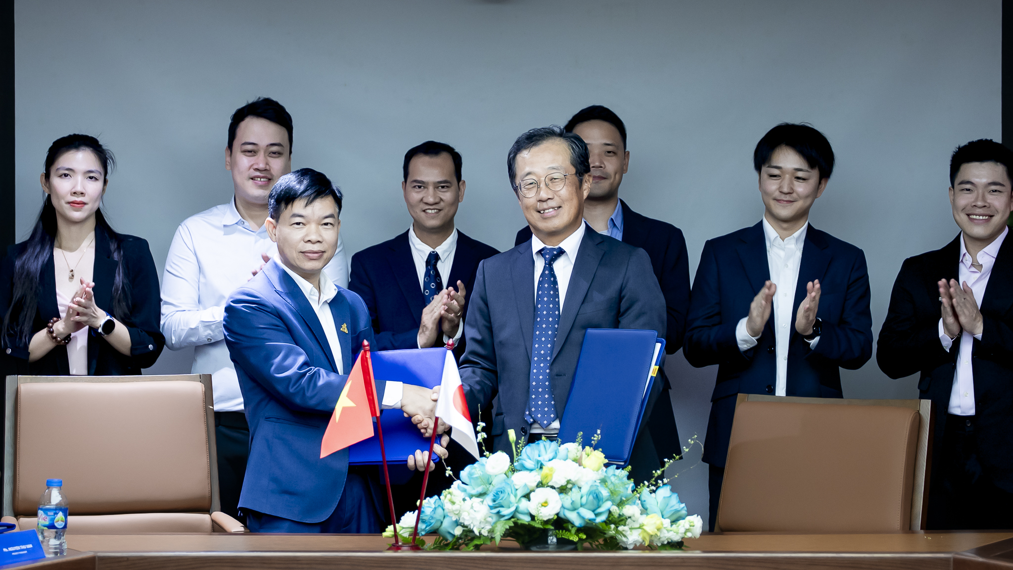 TÂN Á ĐẠI THÀNH & SOL ENERGY KÝ KẾT HỢP TÁC PHÁT TRIỂN ĐIỆN MẶT TRỜI