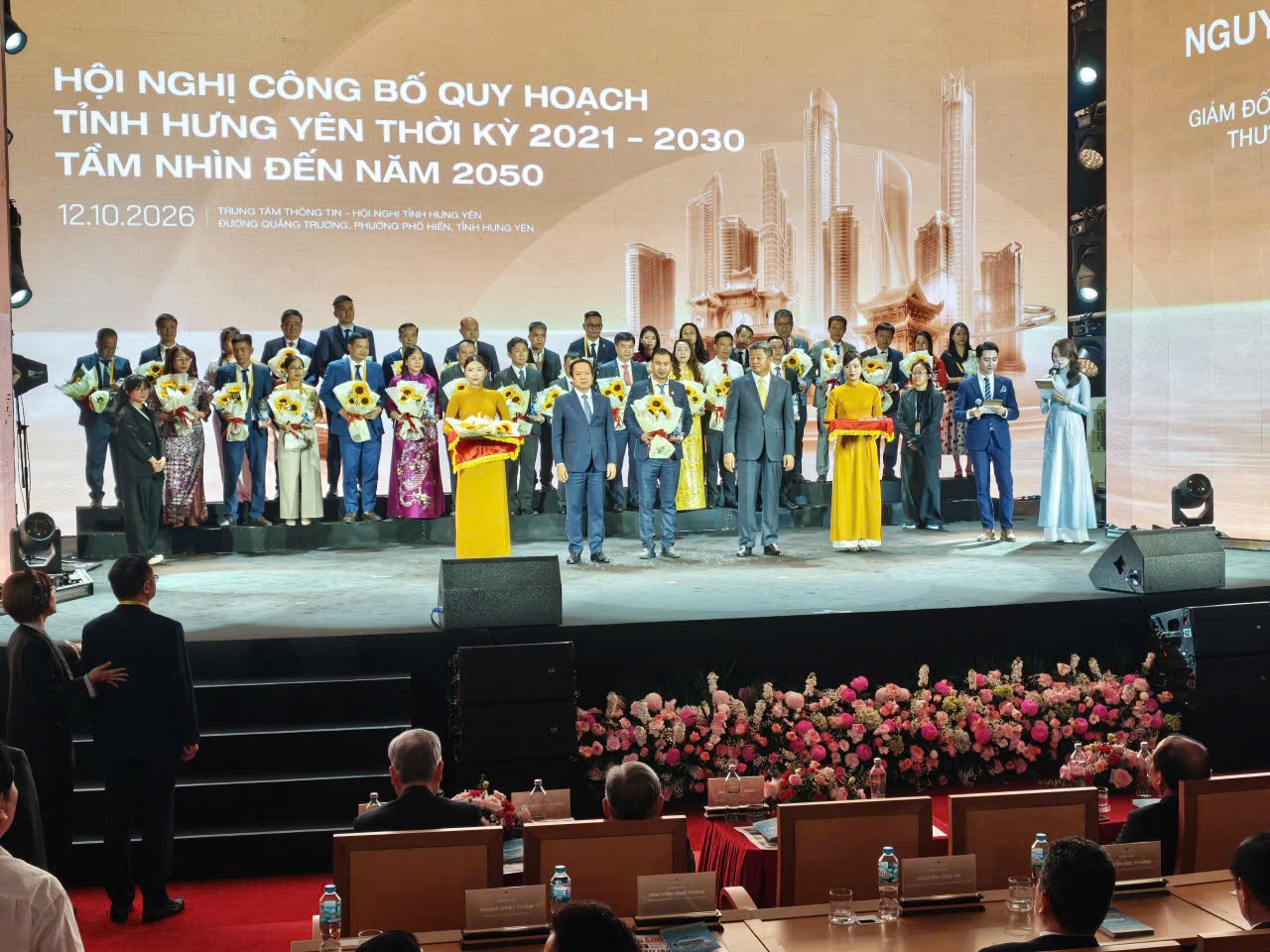 Tân Á Hưng Yên được vinh danh là doanh nghiệp tiêu biểu, có đóng góp nổi bật cho sự phát triển kinh tế – xã hội tỉnh Hưng Yên